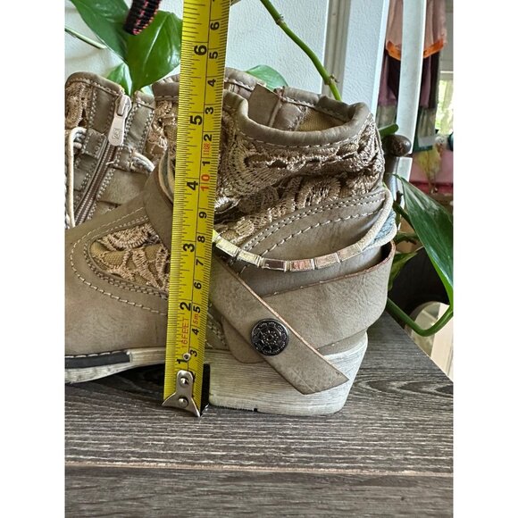 Extreme Tan Lace Ankle Boots with Studded Strap – Women’s Size 5 - Picture 4 of 12
